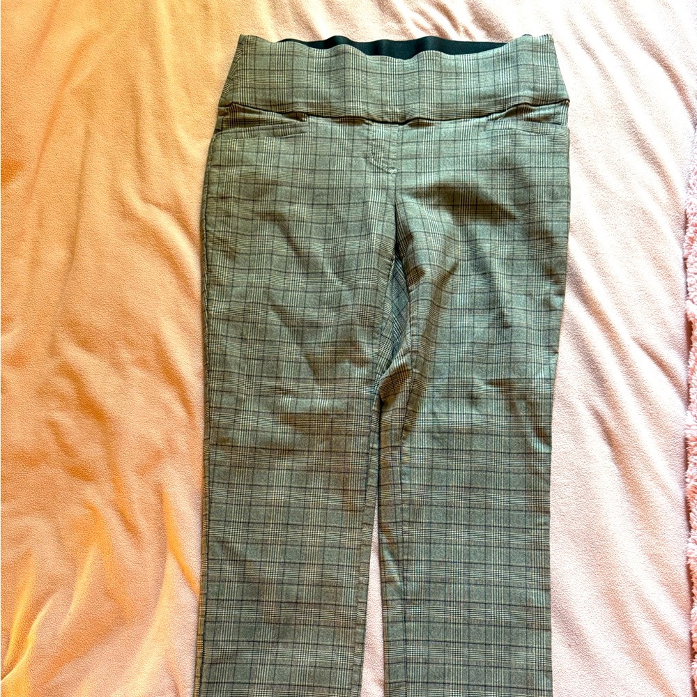 Apt. 9 Green and Black Plaid Leggings